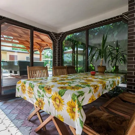 Wypoczynek Roda 招待所 3*