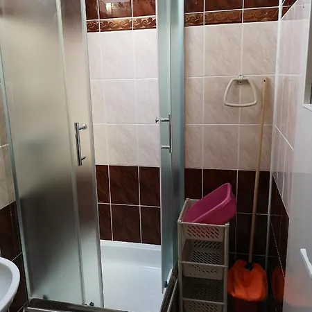 Wypoczynek Roda 招待所 3*